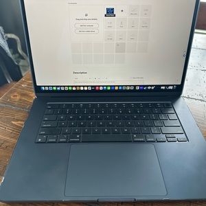 15" MAC M2 16GB RAM 256G